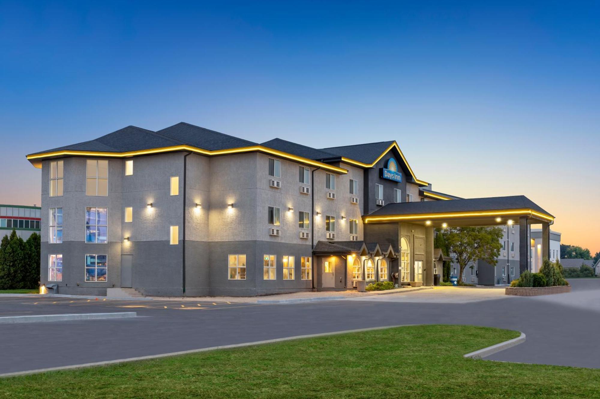 Days Inn By Wyndham Steinbach מראה חיצוני תמונה