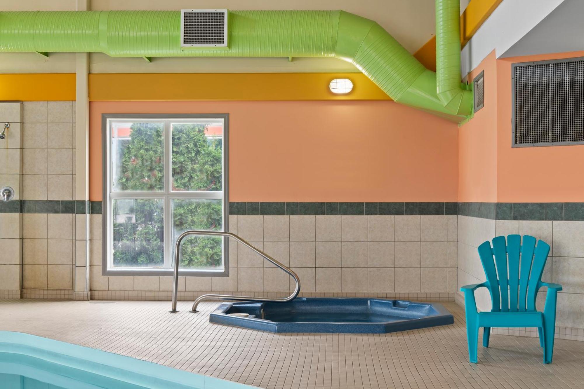 Days Inn By Wyndham Steinbach מראה חיצוני תמונה
