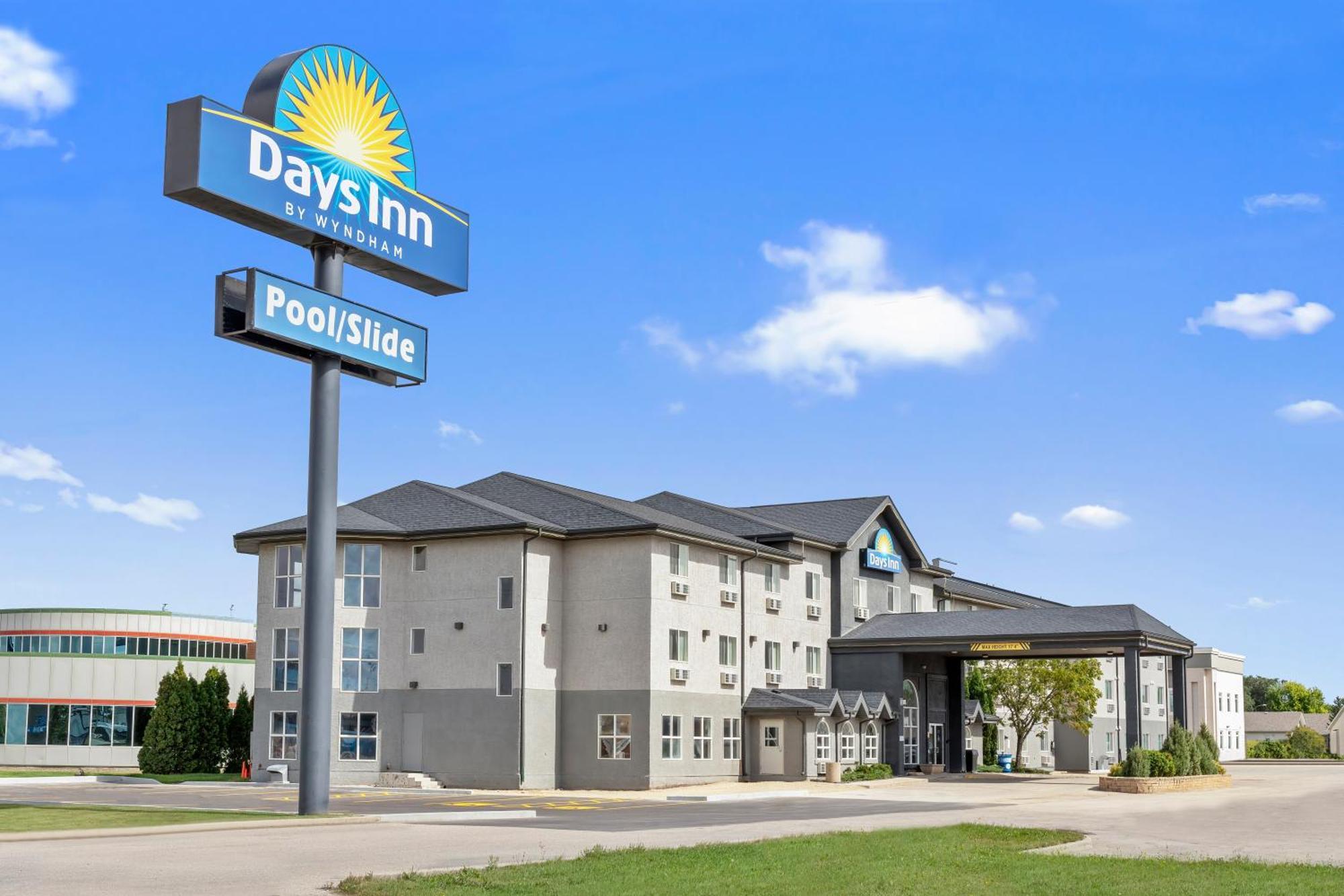 Days Inn By Wyndham Steinbach מראה חיצוני תמונה
