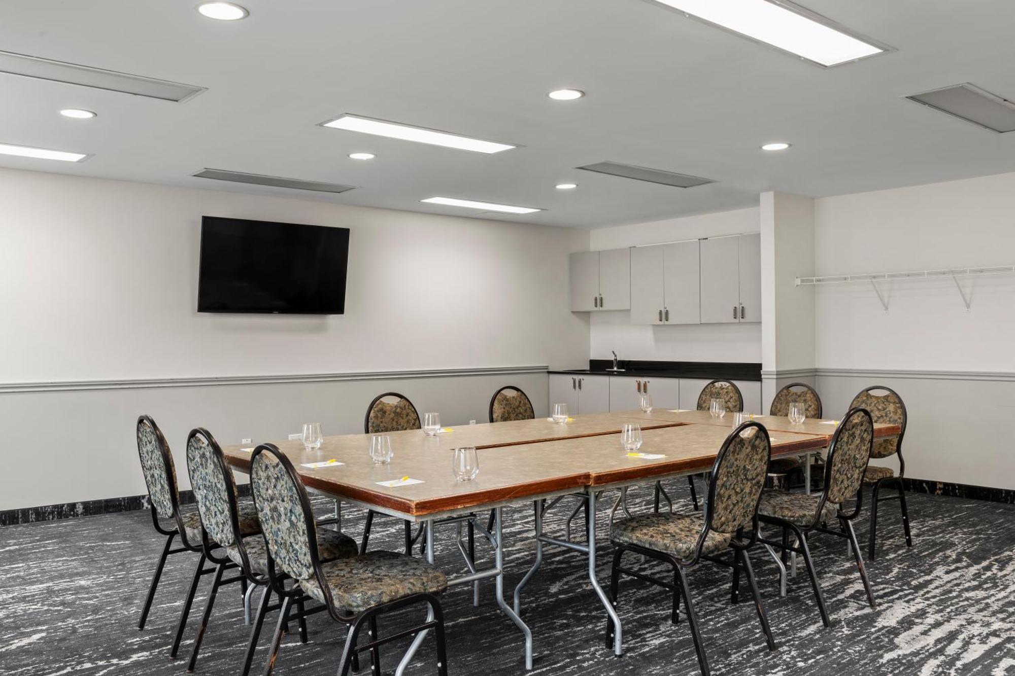 Days Inn By Wyndham Steinbach מראה חיצוני תמונה