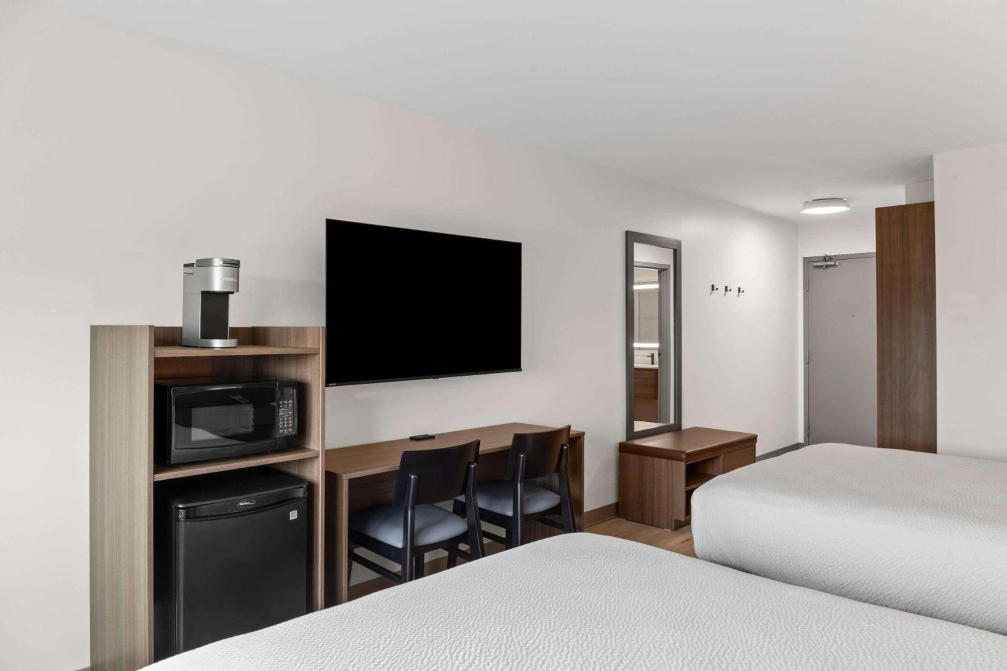 Days Inn By Wyndham Steinbach מראה חיצוני תמונה