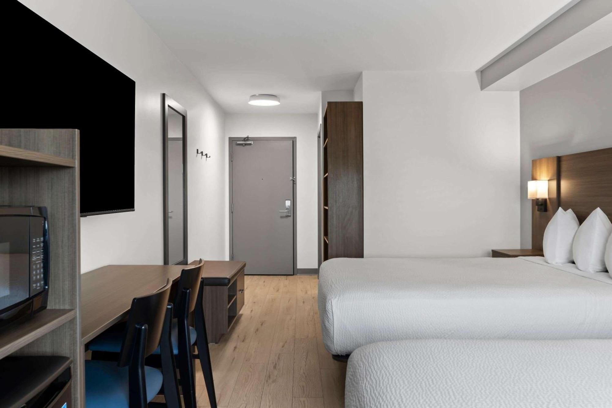Days Inn By Wyndham Steinbach מראה חיצוני תמונה