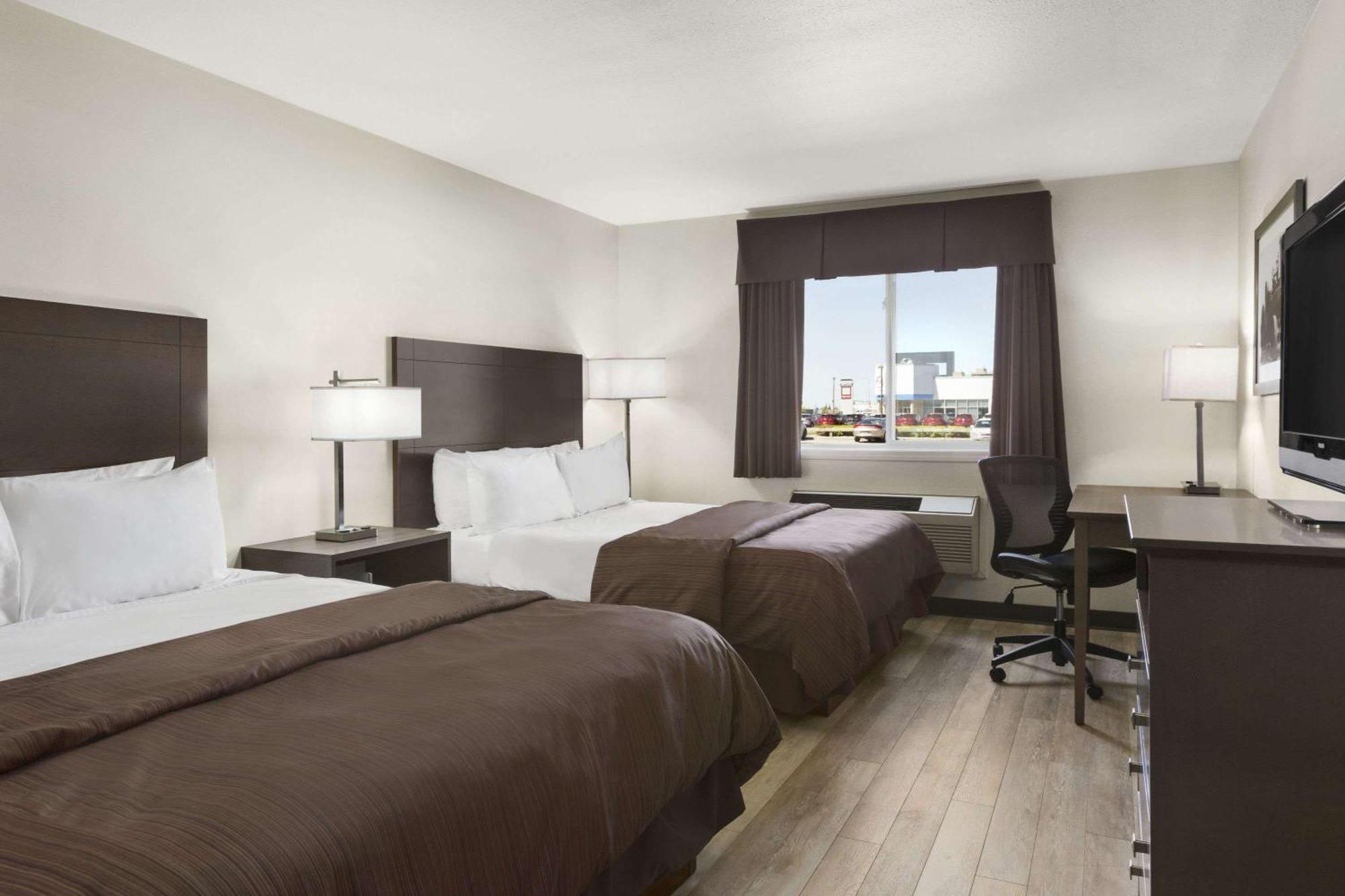 Days Inn By Wyndham Steinbach מראה חיצוני תמונה