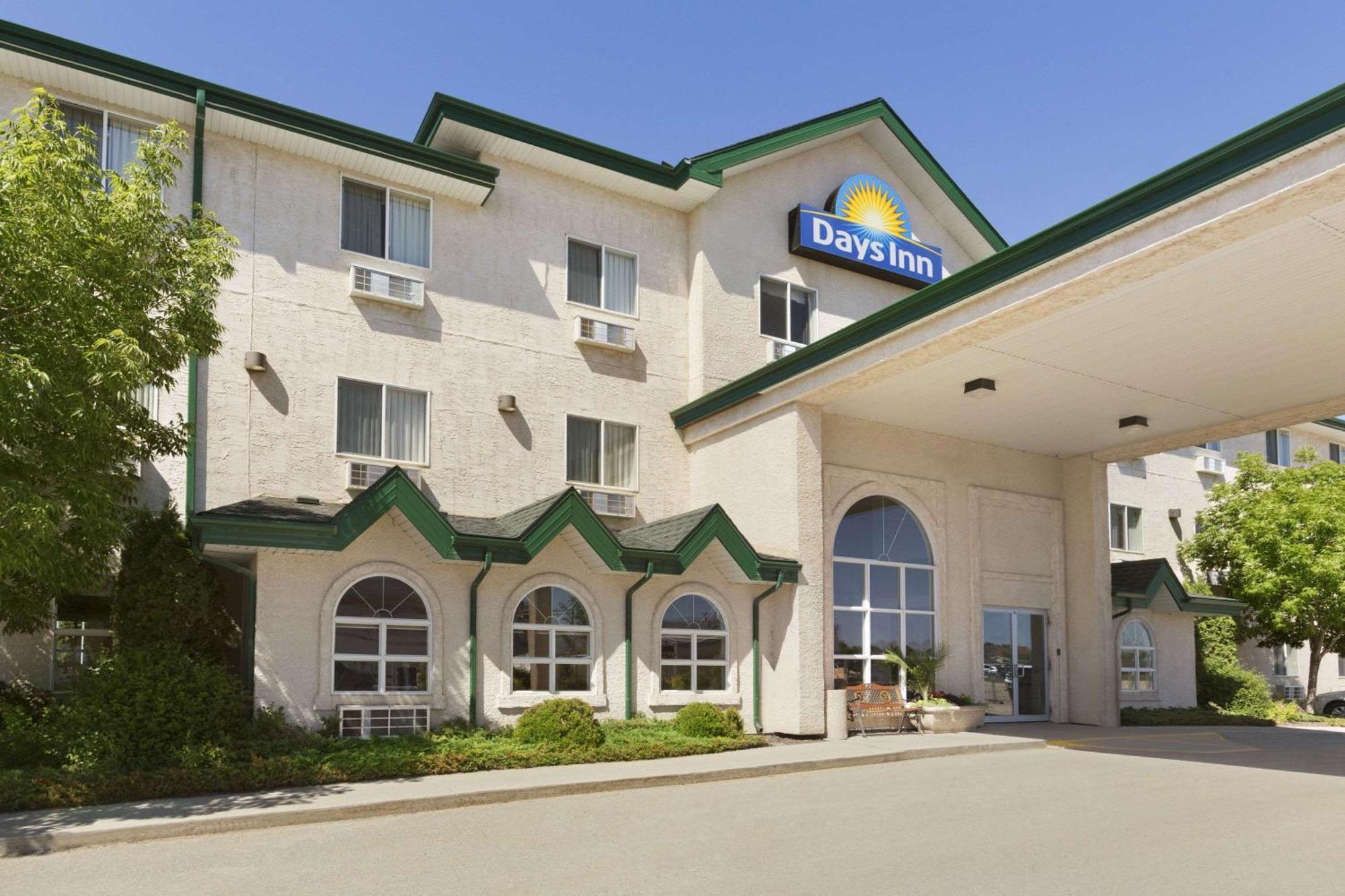 Days Inn By Wyndham Steinbach מראה חיצוני תמונה