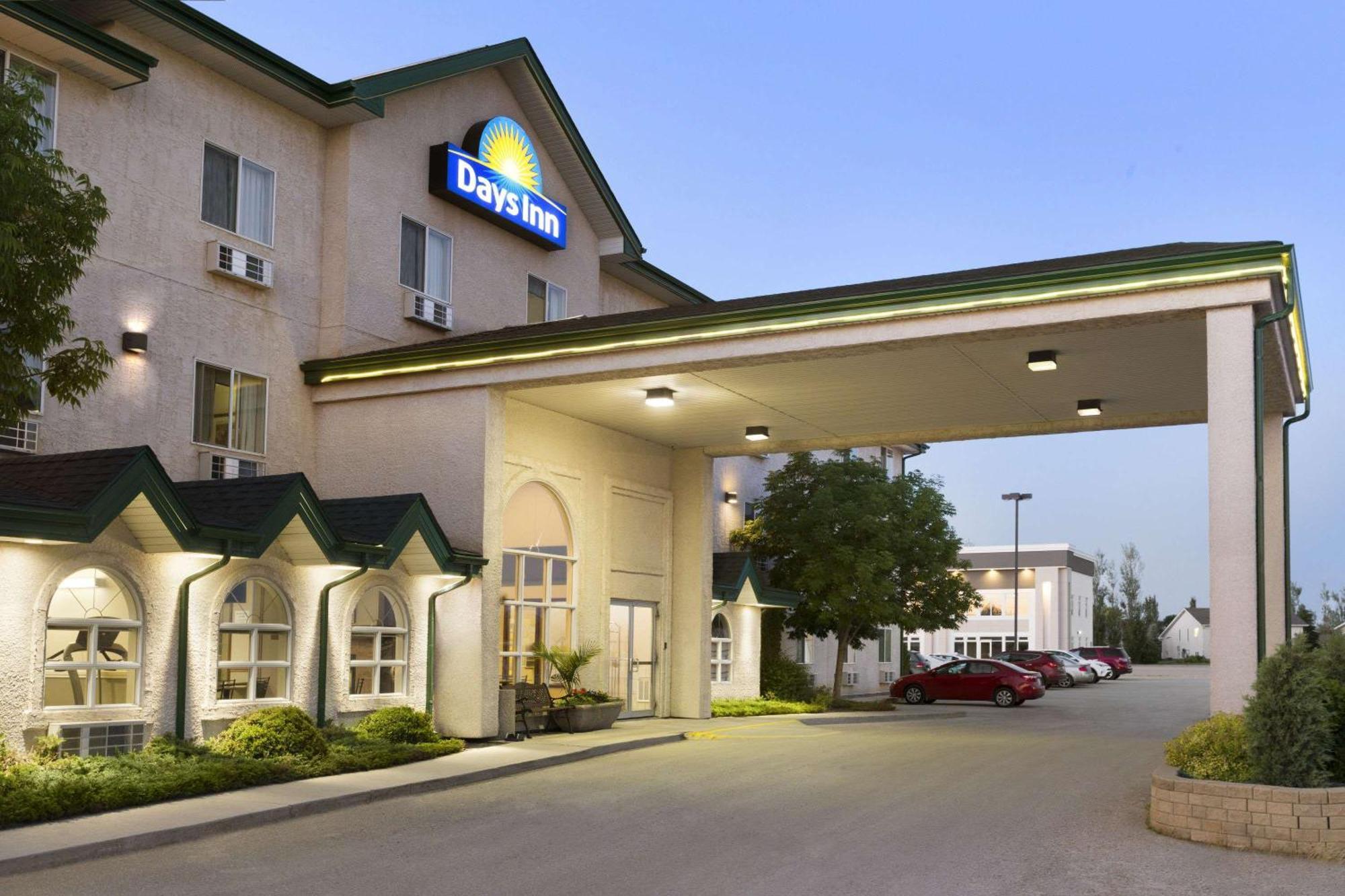 Days Inn By Wyndham Steinbach מראה חיצוני תמונה